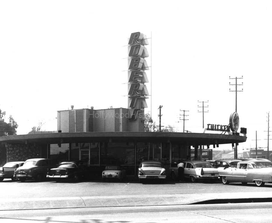 Roberts Drive-In 1960 WM.jpg